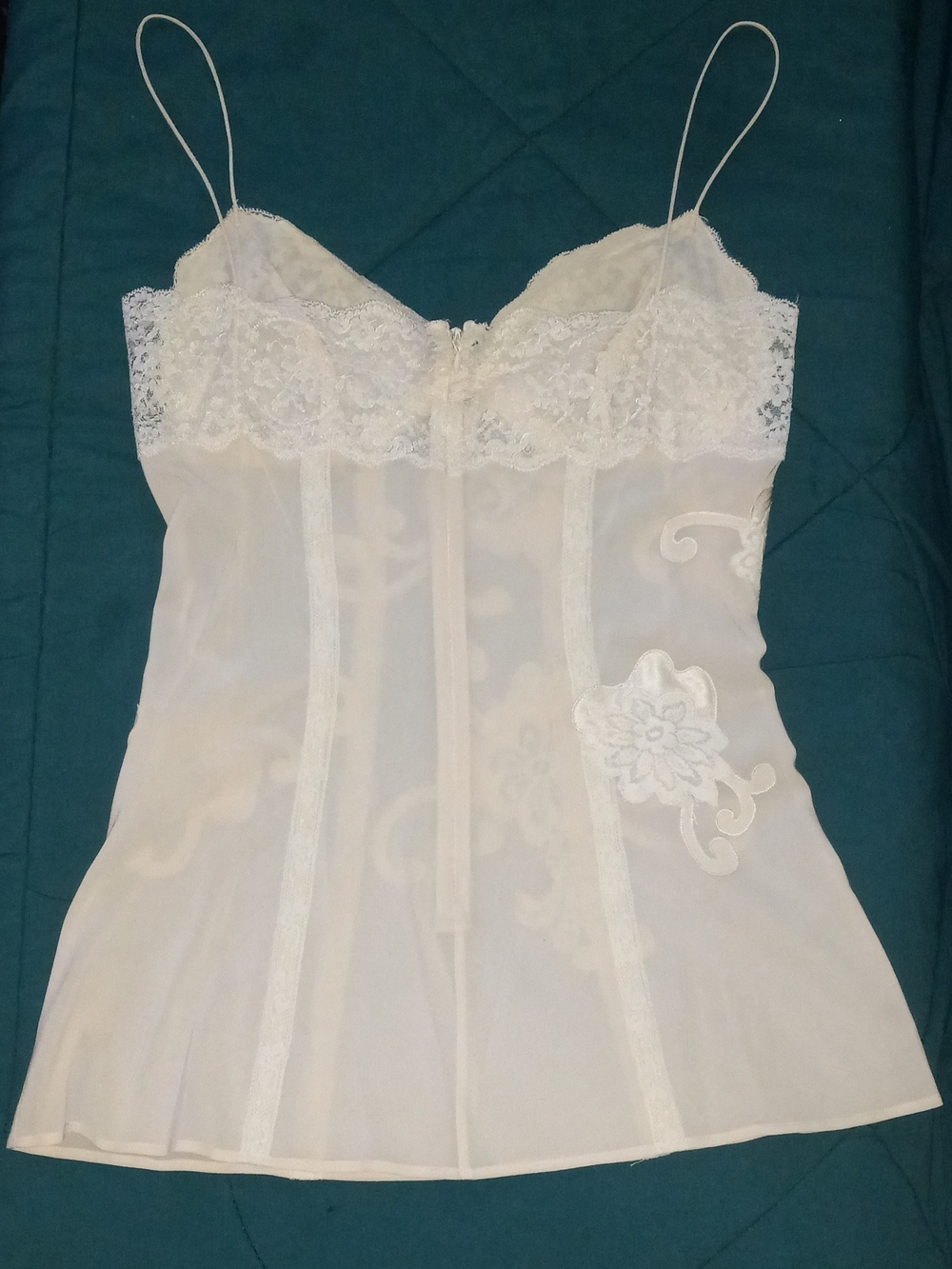 Dolce&Gabbana Vintage Y2K Ivory Colored Silk/Lace Camisole W/Floral Apliques - Picture 2 of 15